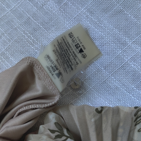 *ANTHROPOLOGIE* Tiered Pleated Floral Dress - Picture 5 of 7